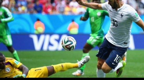 Imagem Com gols nos minutos finais, França derrota Nigéria e avança na Copa