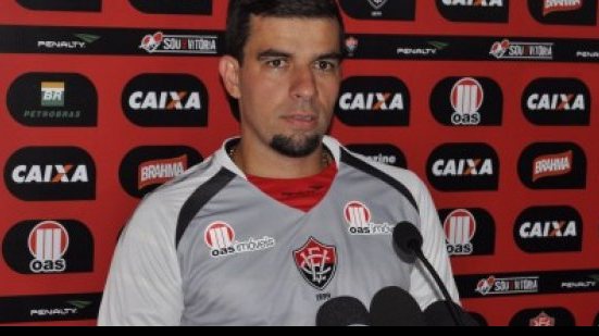 Imagem Próximo de acerto, André Lima faz testes físicos no Vitória