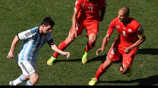 Imagem Com gol na prorrogação, Argentina elimina Suíça e avança na Copa 