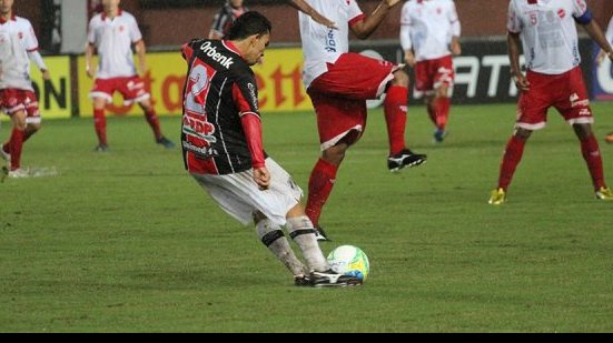 Imagem Ex-Vitória, Bida confia na reação de novo clube na Série B