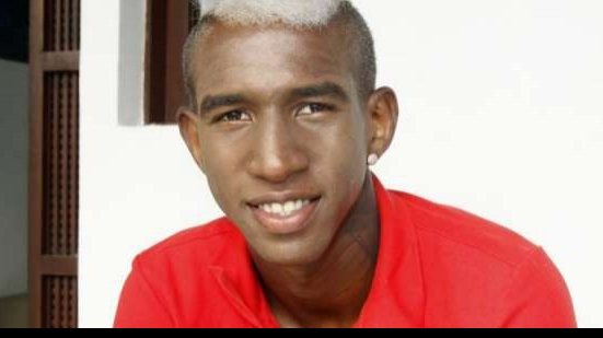 Imagem Pendências ainda atrapalham transferência de Talisca para clube português