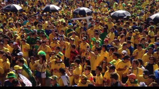 Imagem Antes da bola rolar, torcida brasileira já lota a Arena Castelão