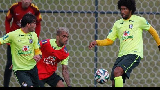 Imagem Daniel Alves volta e Felipão escolhe substituto para Neymar diante da Alemanha