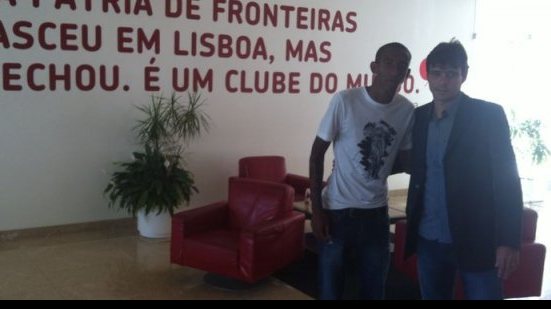 Imagem Em Portugal, Talisca faz bateria de exames para assinar contrato