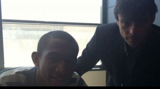 Imagem Talisca assina contrato com o Benfica, confira as imagens