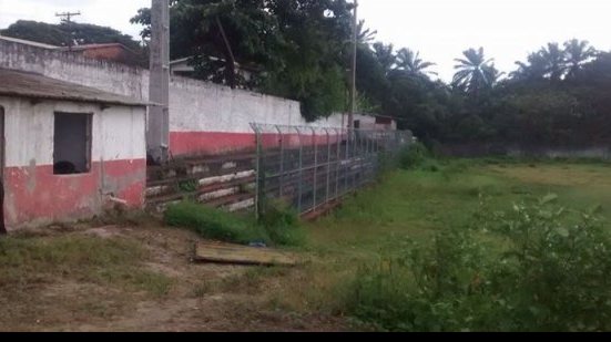 Imagem Reforma do Estádio Municipal de Vera Cruz prevista para 3 meses já dura 4 anos