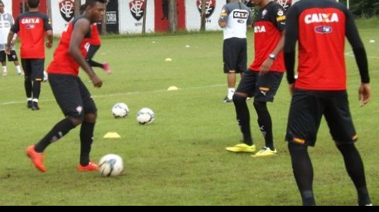 Imagem Zagueiro é poupado em manhã com foco na posse de bola no Barradão