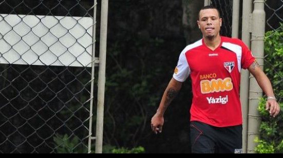 Imagem Atacante pode desfalcar o São Paulo contra o Bahia