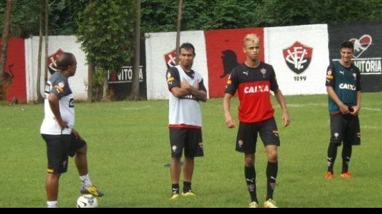 Imagem Jorginho comanda coletivo e faz novas mudanças no Vitória
