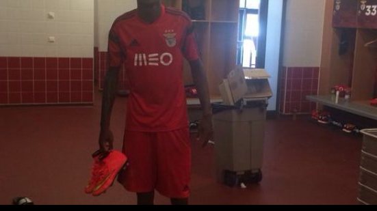 Imagem Talisca inicia treinamentos na equipe do Benfica