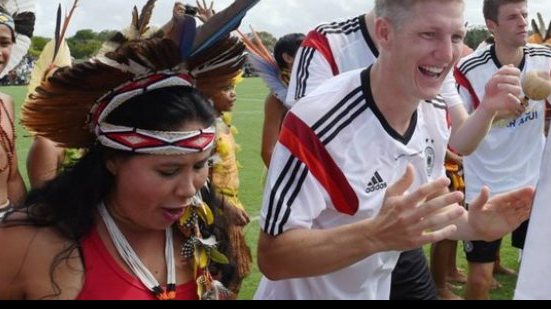 Imagem Seleção da Alemanha doa 10 mil euros para índios pataxós