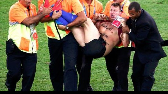 Imagem Torcedor russo invadiu campo durante final da Copa