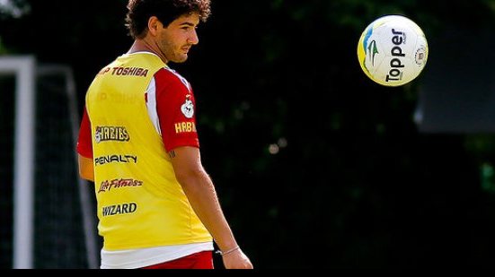 Imagem Mesmo sem Luís Fabiano, Muricy deve deixar Pato no banco contra o Bahia