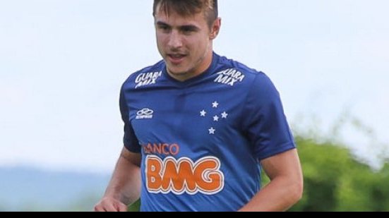 Imagem Atacante do Cruzeiro quer vencer o Vitória para manter liderança
