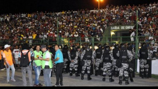 Imagem  Bahia é punido com dois jogos sem torcida por problemas em Feira