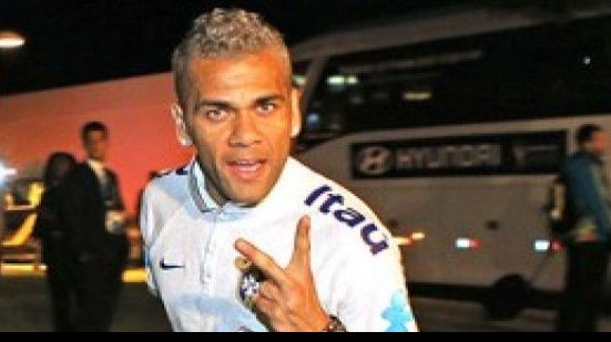Imagem Ex-Bahia, Dani Alves admite que pode deixar o Barcelona