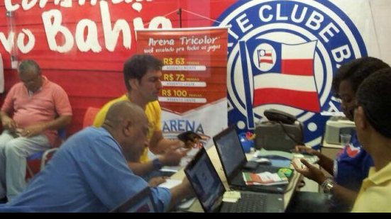 Imagem Torcedor reclama de logística na venda de ingressos para sócios do Bahia