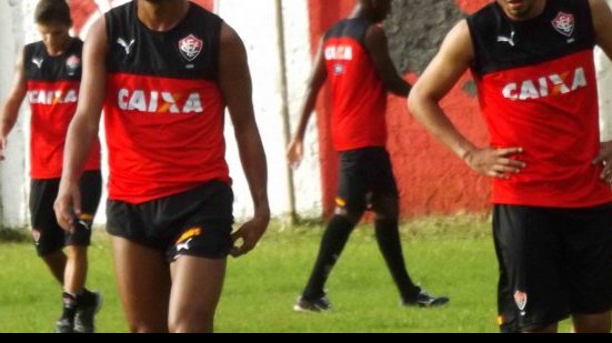 Imagem Um &#039;velho&#039; conhecido e dois volantes estreiam no Vitória nesta noite