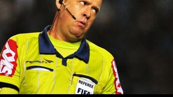 Imagem CBF define arbitragem para jogo de reabertura do Barradão