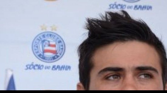 Imagem Após ser testado entre os titulares, Emanuel quer se firmar no time do Bahia
