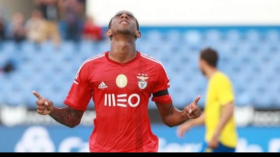 Imagem Após boa estreia, Talisca promete fazer história com a camisa do Benfica
