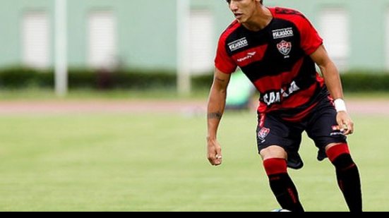 Imagem Euller aposta na força do Barradão para vencer o Corinthians