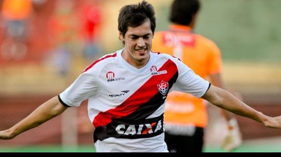Imagem Recuperado de lesão, Cáceres está de volta no Vitória
