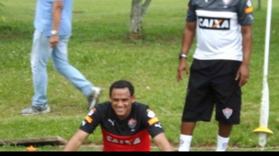 Imagem Marcinho é regularizado e já pode estrear pelo Vitória