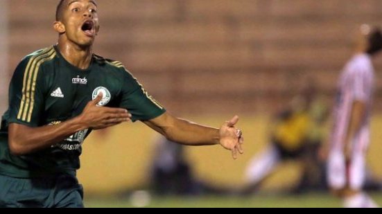 Imagem Lateral que passou pelo Bahia sai do Palmeiras e vai para França