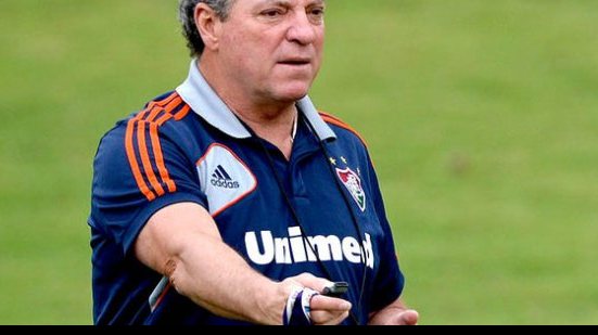 Imagem Abel Braga lamenta demissão de Marquinhos Santos do Bahia