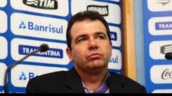 Imagem  Enderson Moreira nega ter sido procurado pelo Bahia