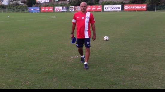 Imagem  De volta ao cargo de interino, Charles se coloca à disposição para domingo
