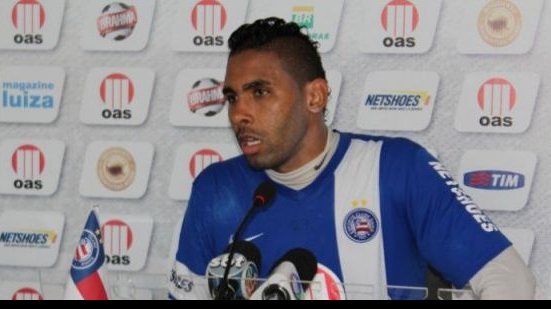 Imagem Após protestos, Demerson confessa: “os jogadores chegaram tensos”