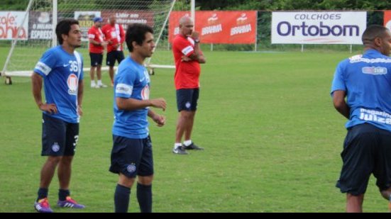 Imagem Interino, Charles comanda treino de finalizações no Bahia