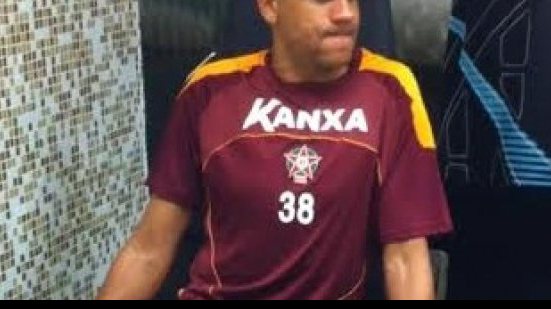 Imagem Ex-Vitória comemora volta a time da Série B 