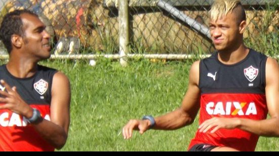 Imagem Richarlyson se queixa de dores e aproveitamento contra o Grêmio está indefinido