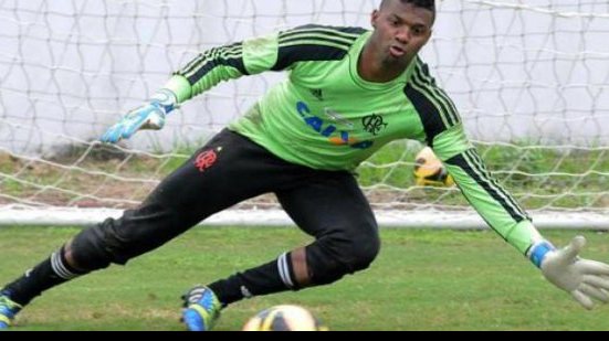 Imagem Revelado no Vitória, goleiro perde espaço e vira terceira opção no Flamengo
