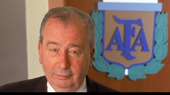 Imagem Julio Grondona, presidente da AFA, morre aos 82 anos