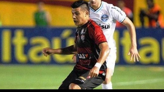 Imagem Vitória encara o Grêmio buscando primeiro triunfo em casa
