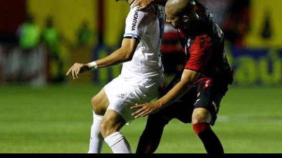Imagem De virada, Vitória vence o Grêmio e se afasta do Z-4