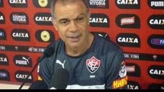 Imagem Jorginho valoriza triunfo do Vitória e elogia Luís Aguiar