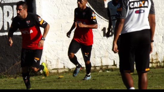 Imagem Escudero não sente dores após coletivo e volta se aproxima