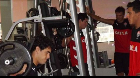 Imagem Com foco na parte física, elenco do Vitória trabalha na Toca do Leão