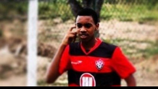 Imagem Meia do Vitória é convocado para seleção brasileira sub-15