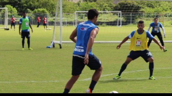 Imagem Charles repete Marquinhos Santos e deixa Uelliton no banco de reservas