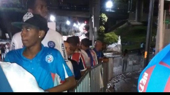 Imagem  MP-BA vai investigar confusão na venda de ingressos na Fonte Nova