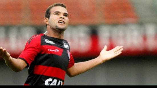 Imagem Volante do Vitória é convocado para Seleção Brasileira sub-21