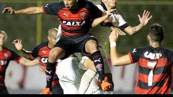 Imagem Volante se coloca à disposição de Jorginho para enfrentar a Chapecoense 