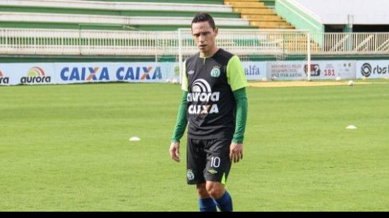 Imagem Meia é dúvida na Chapecoense para enfrentar o Vitória
