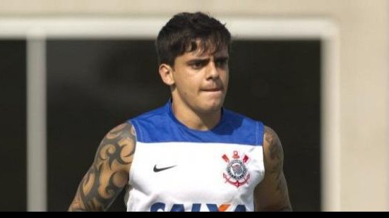 Imagem Lateral-direito deve retornar ao Corinthians contra o Bahia